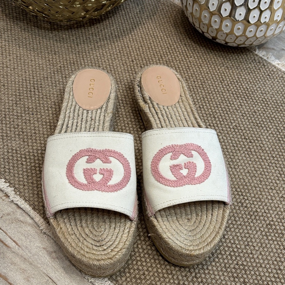 Gucci Women's Cream and Pink Espadrille Sandals